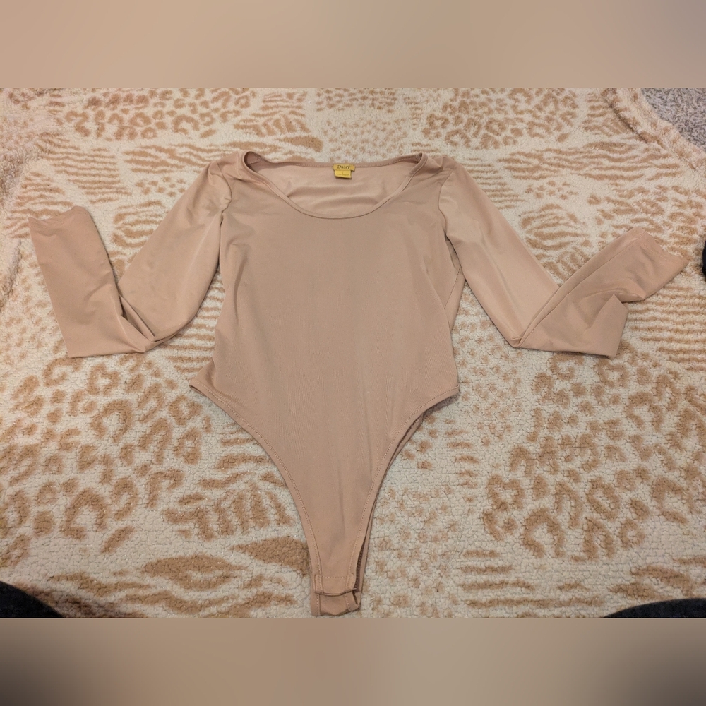 Nude Long Sleeve Scoop Neck Bodysuit – Second Skin Minimalist Staple